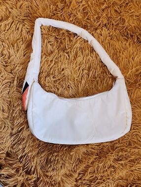 Like New Baggu Swan Small Shoulder Bag